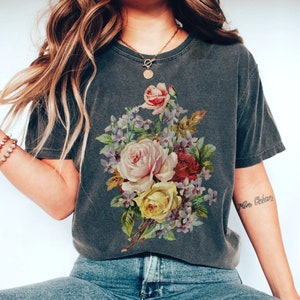 Flower Graphic Tee COMFORT COLORS® Vintage Aesthetic Clothing Dark Cottagecore Shirt Oversized T-Shirt Boho Botanical Womens Floral Shirt