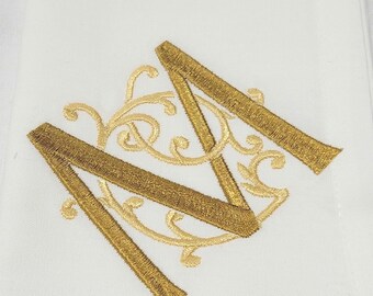 Monogrammed Embroidered Napkins | Unique Dining Accessories