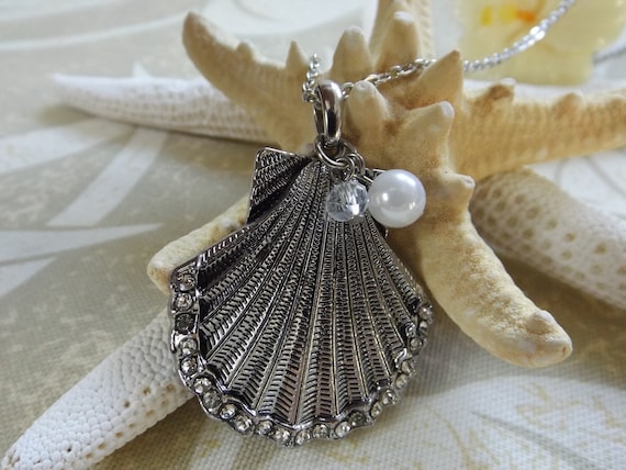 Handmade in Hawaii Clam Shell and Pearl Necklace FREE Gift