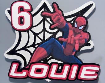 Spiderman inspirierte Kuchendekoration für Kindergeburtstag