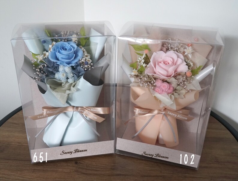 Japanese preserved rose mini bouquet eternal dried flower gift, It's an ideal gift for occasions like birthdays, anniversaries, Valentine's Day, or as a charming addition to your home decoration.