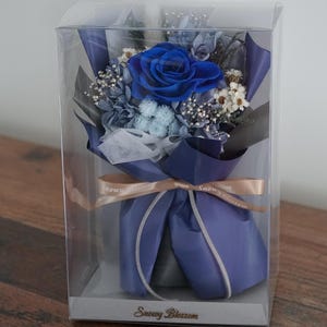 Japanese preserved rose mini bouquet eternal dried flower gift, It's an ideal gift for occasions like birthdays, anniversaries, Valentine's Day, or as a charming addition to your home decoration.
