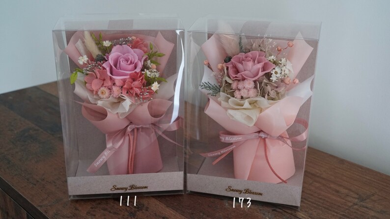 Japanese preserved rose mini bouquet eternal dried flower gift, It's an ideal gift for occasions like birthdays, anniversaries, Valentine's Day, or as a charming addition to your home decoration.