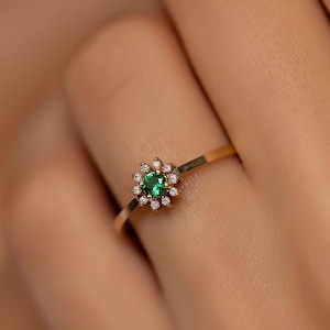 14K Gold Round Cut Emerald Ring with Pave Diamond for Woman/ Dainty Gold Diamond Flower Emerald Rings/ Gift for Her/ Mothers Day Gift