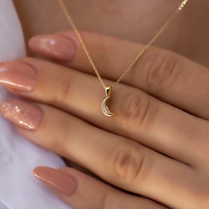 14K Solid Gold Diamond Crescent Moon Necklaces/ Gold Minimalist Moon Necklace for Woman/ Birthday Gifts for Her/ The Mom/ Gift for Her