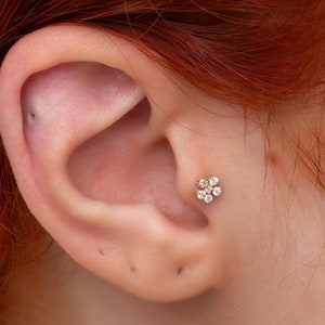 14K Gold Diamond Flower Piercing/ Gold Clicker Single Earring/ Cartilage Helix Tragus Rook Piercing/ Diamond Screw Back Cartilage Earring