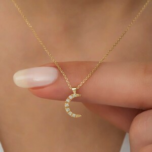 14K Gold Diamond Crescent Moon Necklace/ 14K Gold Moon Necklace for Woman/ Gold Diamond Moon Necklace Gifts/ The Mom/ Mothers Day Gift