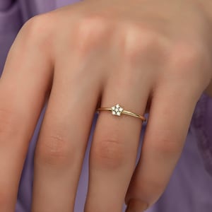 14K Gold Diamond Flower Rings for Woman/ 14K Gold Diamond Flower Minimalist Ring Gift for Her/ Gold Flower Thin Rings/ Mothers Day Gift