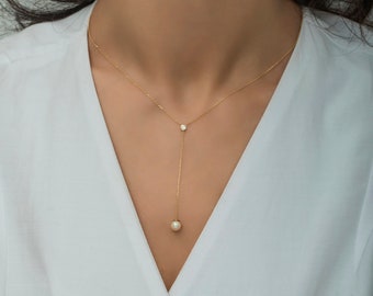 14K Gold Diamond Pearl Woman Necklaces/ 14K Gold Tiny Pearl Woman Necklaces/ Pearl and Diamond Necklace Gift for Her/  Mother's Day Gifts