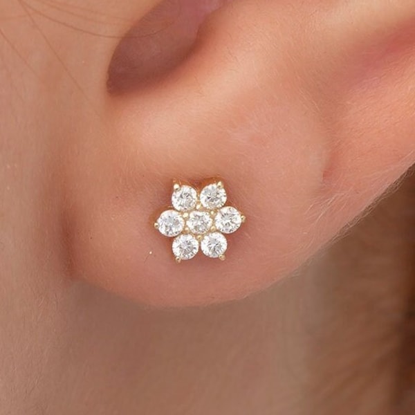 14K Gold Diamond Flower Earring/ Gold Flower Stud Earrings/ Gold Diamond  Flower Woman Earring/ Gold Earrings Gift for Her/  Christmas Gifts