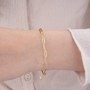 14K Gold Paperclip Bracelet/ Minimalist Gold Chain Bracelet for Women/ Dainty Gold Jewelry/ Solid Gold Link Bracelet/ Everyday Gift for Her
