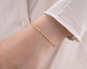 Dainty 14K Solid Gold Chain Bracelet: Minimalist Everyday Jewelry