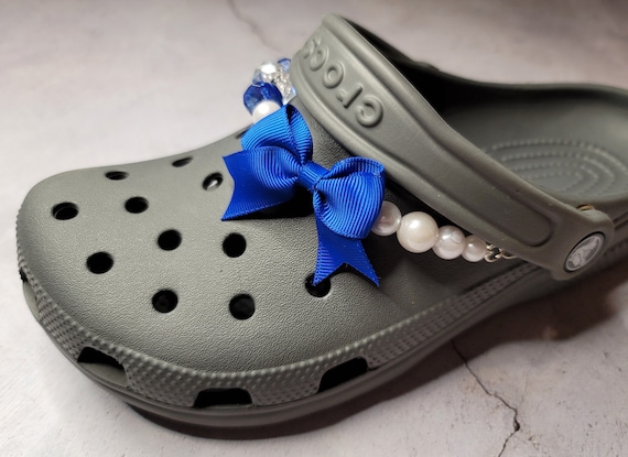 Croc Chains, Beaded Chains, Pearl Croc Chain, Croc Jewelry for Teens, Shoe  Chains, Croc Bling, Blue Croc Bows, Pearl Strap for Crocs -  Sweden