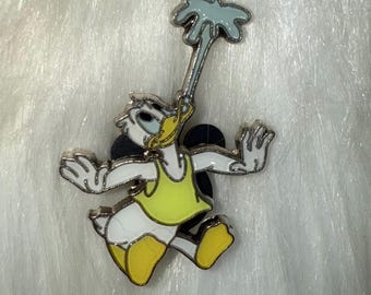 Disney Donald Duck Pin Spring a Leak Castaway Cay Trading Pin Emaliowana szpilka Oryginalna Kup 2, otrzymaj 1 GRATIS do WYBORU
