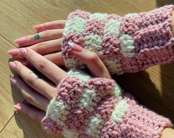 PATTERN - Checkered Fingerless Gloves Crochet Pattern