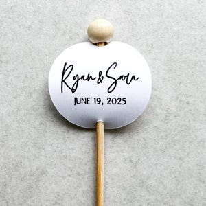 Nom de couple et date de mariage personnalisés, petites décorations rondes pour cupcakes