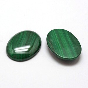 MALACHITE gemme pierre fine naturelle en cabochon ovale en 8x6mm, 10x8mm, 14x10mm, 18x13mm & 25x18mm : création bijoux, macramé 25mm