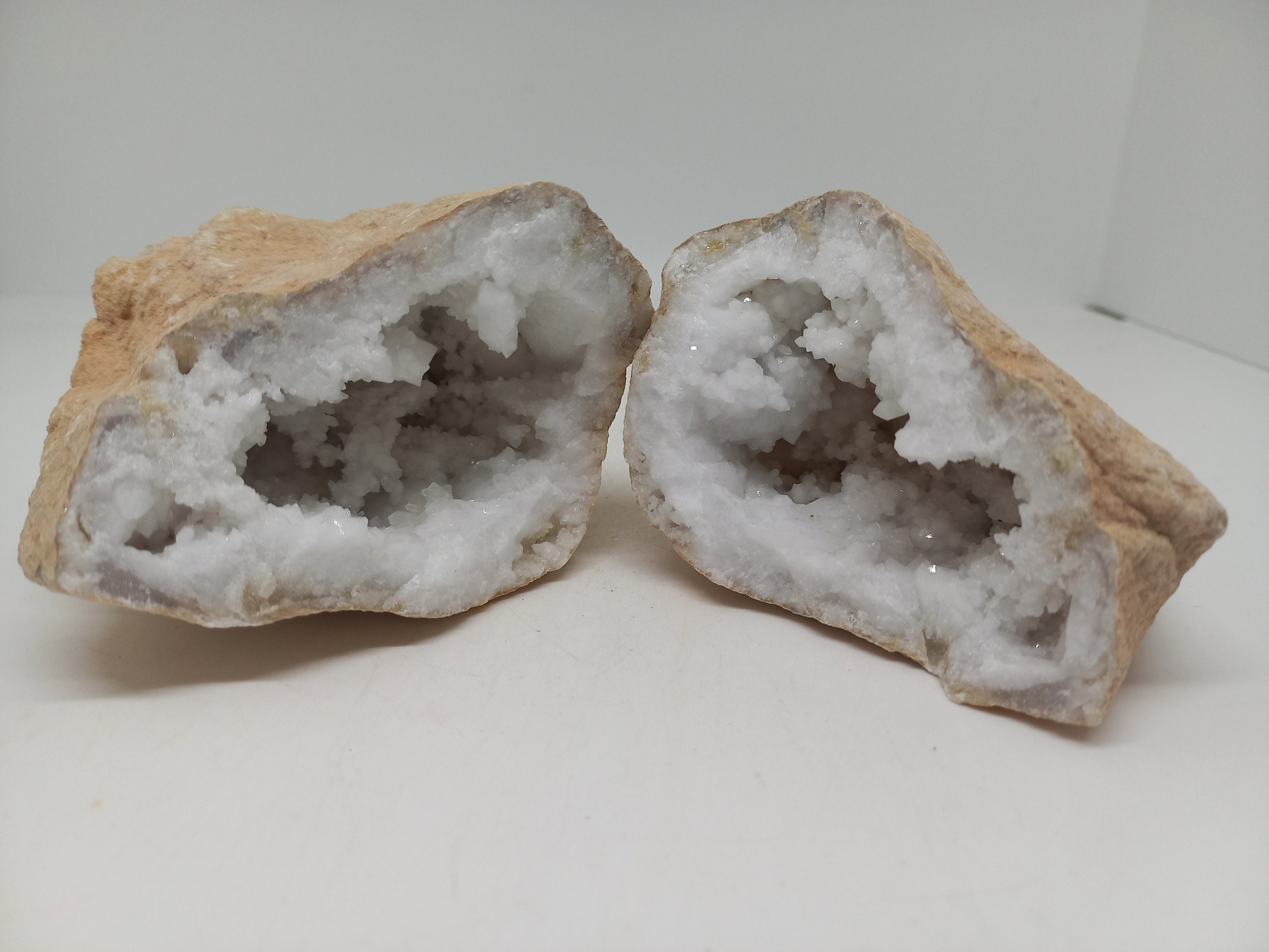 Géode Entière de Quartz 520Gr Lithothérapie Purification Energies Positives