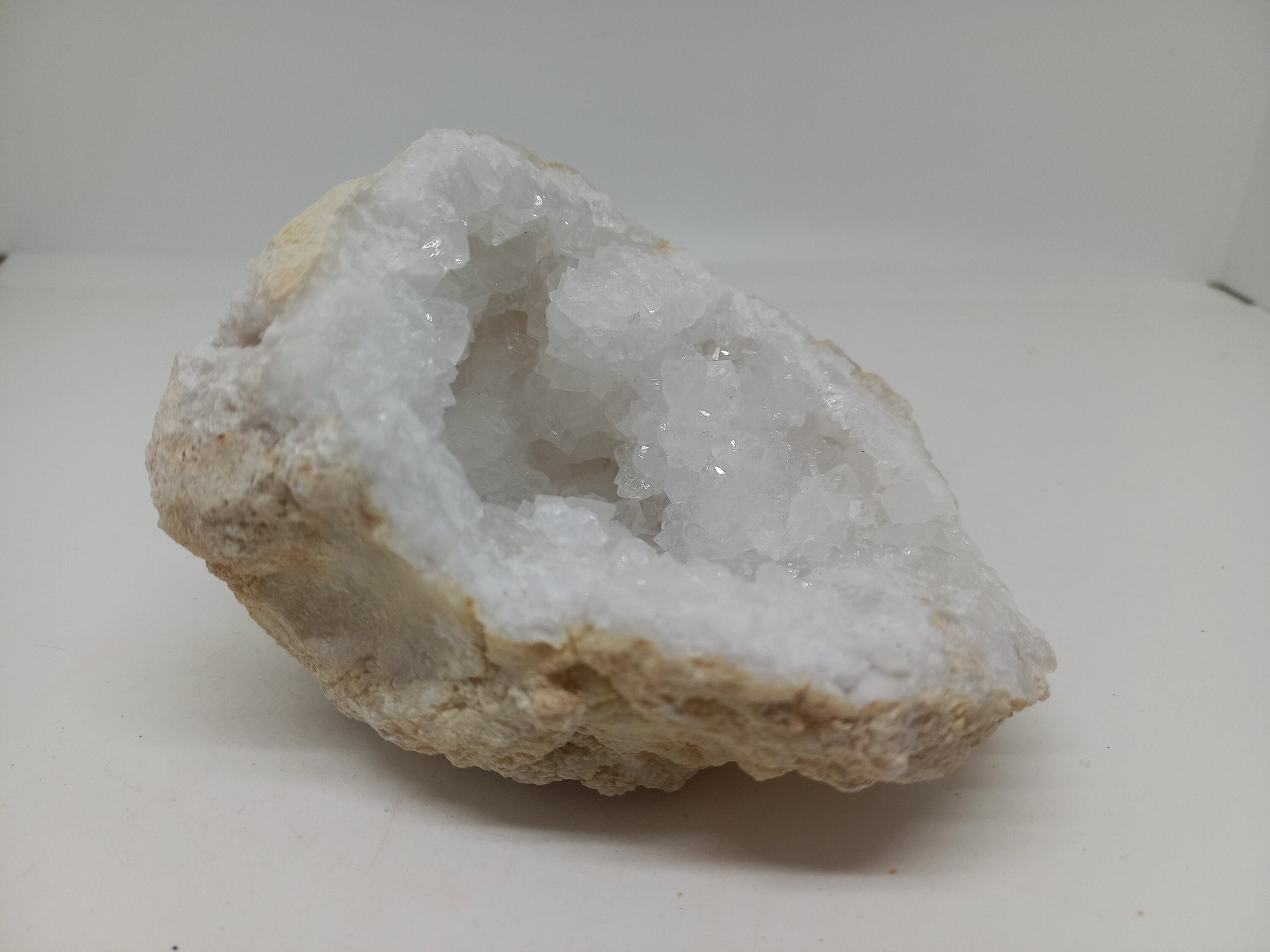 1/2 Géode de Quartz 560Gr Lithothérapie Purification Energies Positives