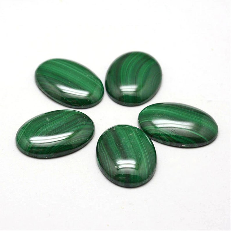 MALACHITE gemme pierre fine naturelle en cabochon ovale en 8x6mm, 10x8mm, 14x10mm, 18x13mm & 25x18mm : création bijoux, macramé image 2