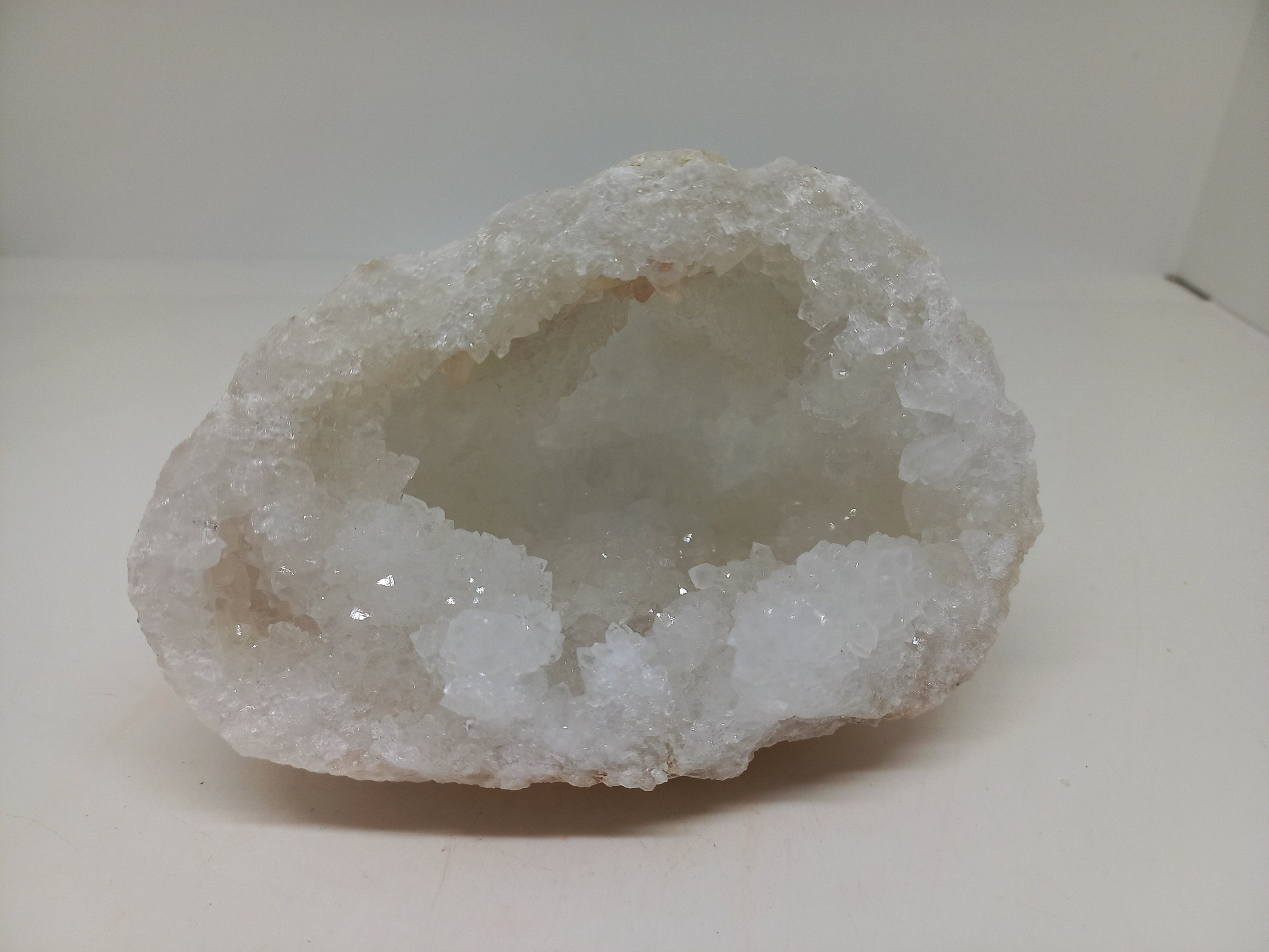 1/2 Géode de Quartz 440Gr Lithothérapie Purification Energies Positives