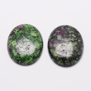 RUBIS ZOÏSITE gemme pierre fine naturelle en cabochon ovale en 18x13mm et 25x18mm : création bijoux, macramé et loisirs créatifs image 5