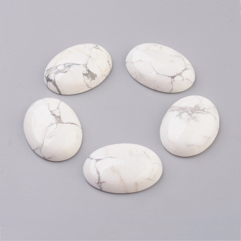 HOWLITE gemme pierre fine naturelle en cabochon ovale en 18x13mm, 25x18mm et 40x30mm : création bijoux, macramé & loisirs créatifs image 2