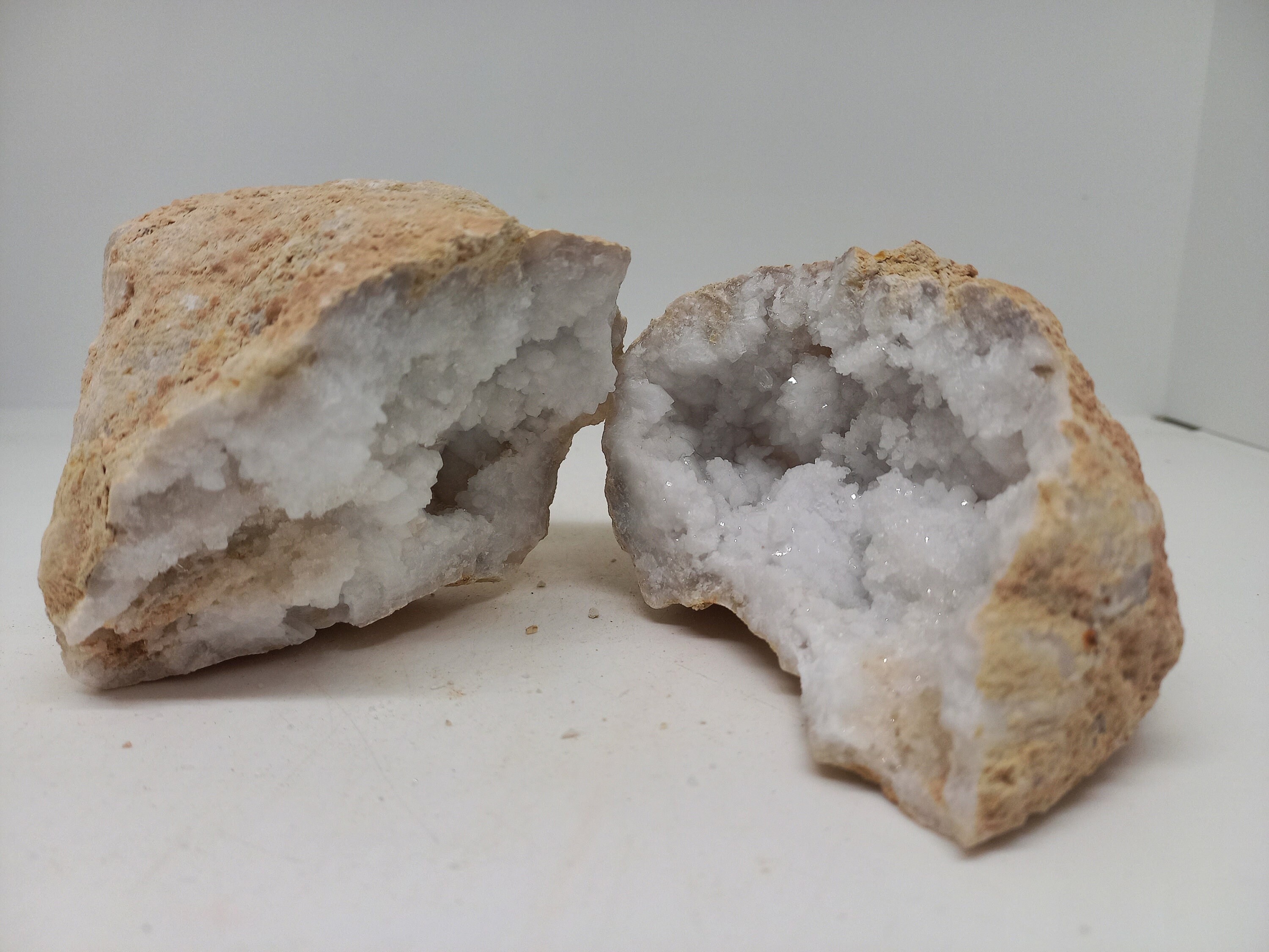 Géode Entière de Quartz 590Gr Lithothérapie Purification Energies Positives