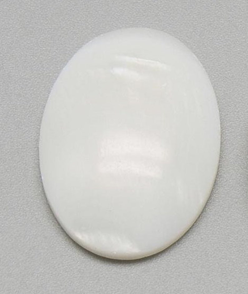 NACRE gem natural fine stone in oval cabochon in 18x13mm and 25x18mm: jewelry creation, macramé, macramé and creative hobbies 1 seule pièce