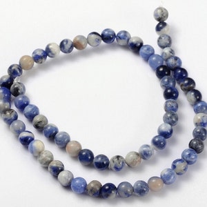 SODALITE-Edelstein aus Naturstein in einer Reihe runder Perlen in den Größen 6 mm, 8 mm und 10 mm: Schmuckherstellung und kreative Hobbys 6mm  (63 perles)