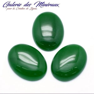 JADE de MALAISIE  pierre naturelle en cabochon ovale en 18x13mm, 25x18mm et 40x30mm :  création bijoux, macramé et loisirs créatifs