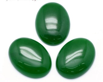 JADE de MALAISIE  pierre naturelle en cabochon ovale en 18x13mm, 25x18mm et 40x30mm :  création bijoux, macramé et loisirs créatifs