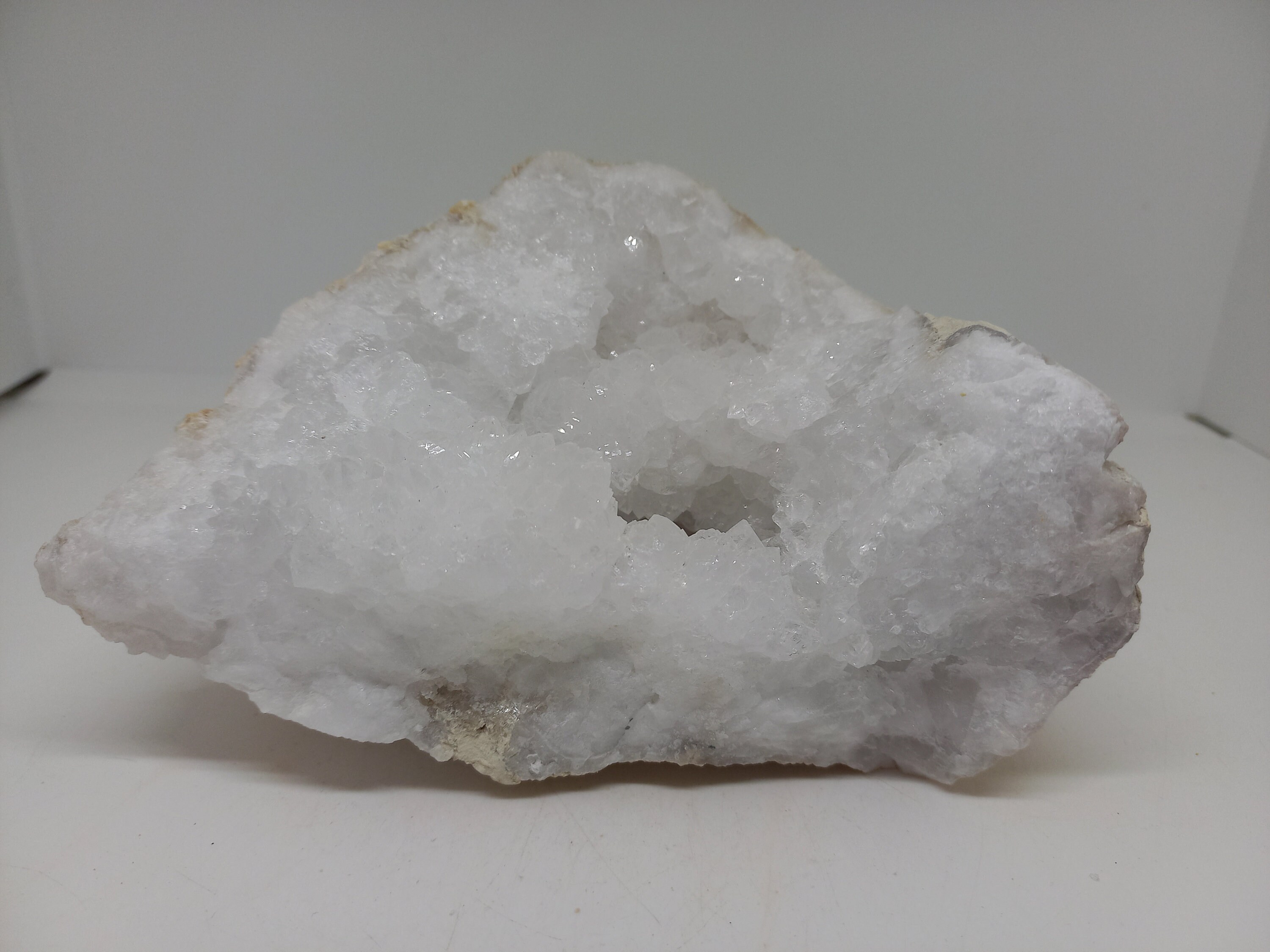 1/2 Géode de Quartz 700Gr Lithothérapie Purification Energies Positives