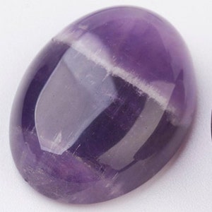 AMETHYSTE pierre naturelle en cabochon ovale en 14x10mm, 18x13mm, 25x18mm et 40x30mm : création bijoux, macramé et loisirs créatifs 1 seule pièce