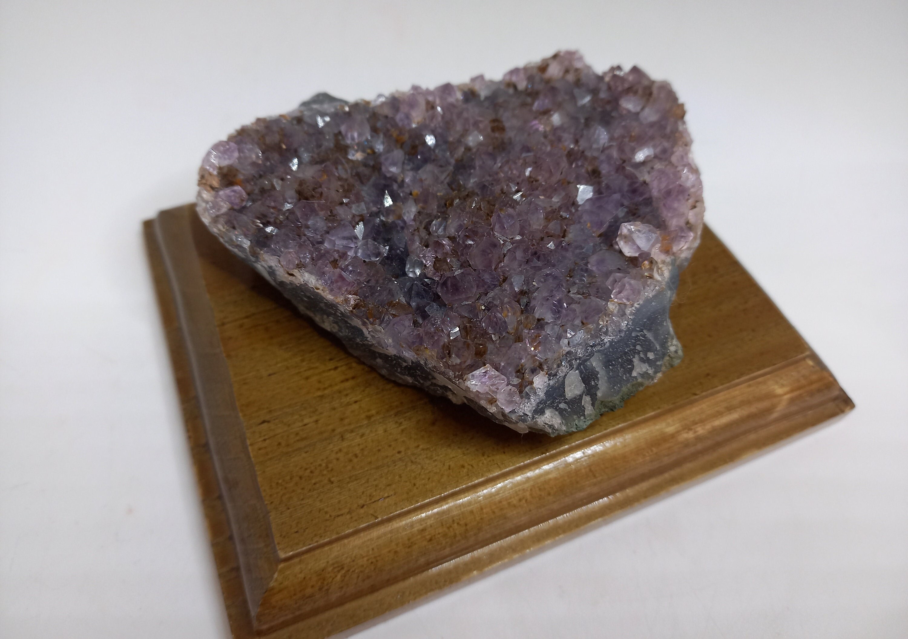 Druze Améthyste 240Gr sur Socle en Bois Lithothérapie Energies Positives