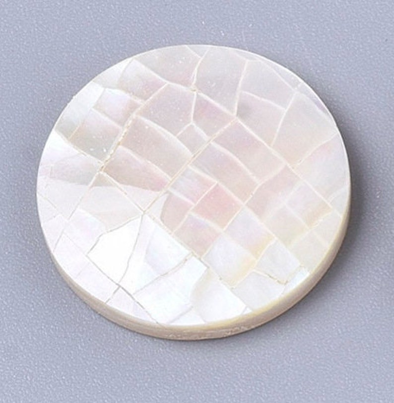 NACRE gemme pierre fine naturelle en cabochon rond en 16mm : création bijoux, macramé et loisirs créatifs 1 seule pièce