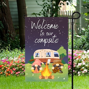 Bienvenue dans notre camping - drapeau de jardin 30 x 40 cm - drapeau de jardin - téléchargement numérique PNG