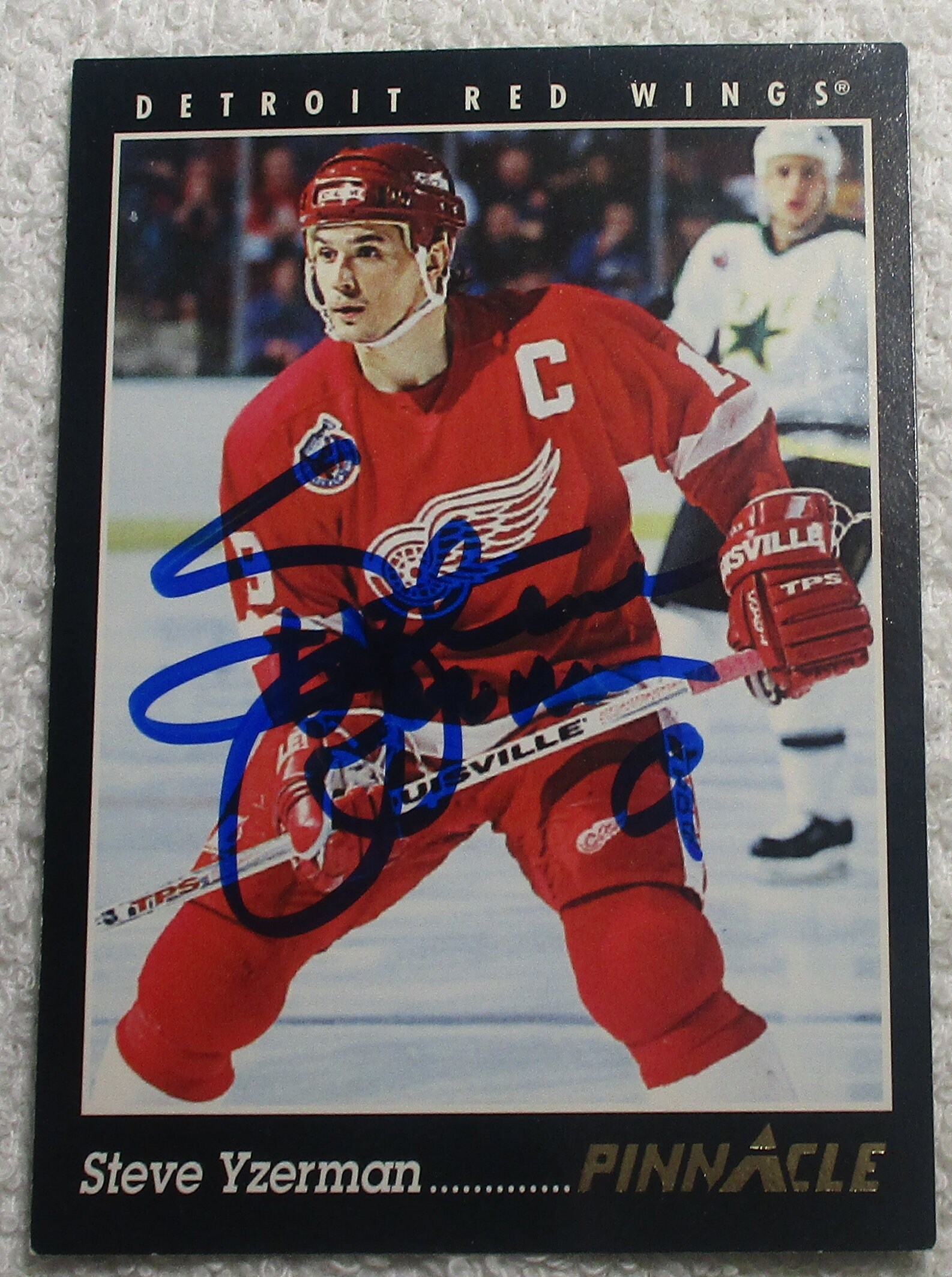 Steve Yzerman Rookie Card