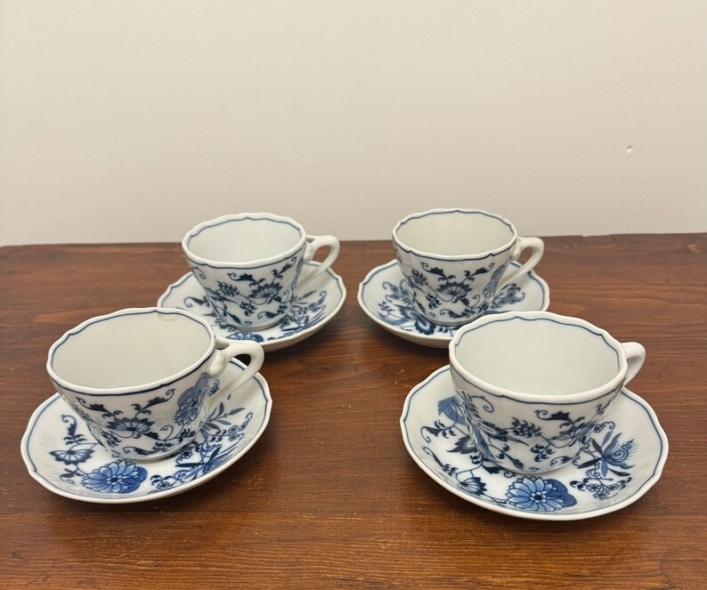 Blue Danube Tea Set 6 1/2 Teapot With Four 2 3/4 Teacups W/indented