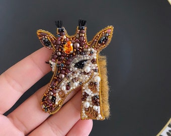 Handmade Giraffe Brooch, Handcraft Giraffe Animal,Wild Animal Pin Jewellry,Jewelry Accessory, Gift For Her, Swarovski Giraffe Jewels