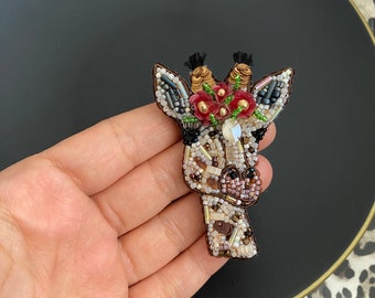 Hanmade Giraffe Brooch, Beaded Giraffe Face Pin, Exclusive Swarovski Giraffe, Pin With Eyelash, Design Jewelry, Wild Animal Jewel, Colorful