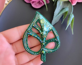 Handmade Green Leaf Brooch,Handcraft Monstera Leaves pin,Gift For Mom,Beaded Plants Jewellry,leaf jewelry,swarovski pearl,personalized pin