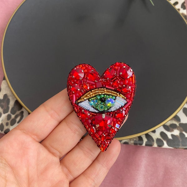Handmade Evil Eye Brooch, Red Green Eye Pin,  Christmas Gift, Xmas Fashion, Unique Embroidered Jewelry, Rhinestone Accessory, Eye Jewellry