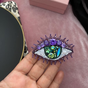 Broche de ojo malvado hecho a mano, accesorio de ojos verdes coloridos, joyería de ojo de Swarovski, regalo para mamá, broche de ojo personalizado, joyería de ojo