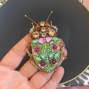 Handmade Green Bug Brooch, Embroidered Unique Gift, Winged Insect Jewelry,Flower Beetle Pin, Colorful Beetle, Insect Jewellry, Green Insect