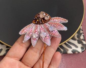 Pink Daisy Brooch, Embroidered Pin, Design Flower Giftbox, Clothes Accessory, Gift For Mom, Customize Jewelry, Handmade Badge, Camomile