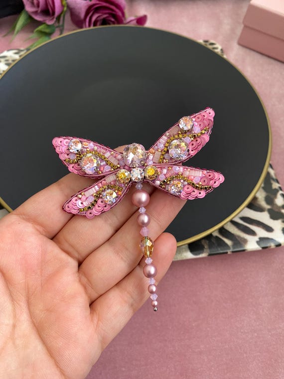 Handmade Beaded Dragonfly Brooch: Embroidered Insect Lapel  display picture 1