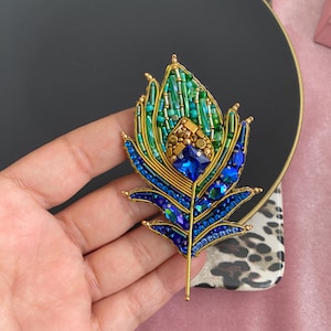Handmade Feather Brooch, Peacock Brooch, Beaded Brooch, Crafted Feather Pin, Custom made jewelry, Customized Jewellry, Gift For Mom