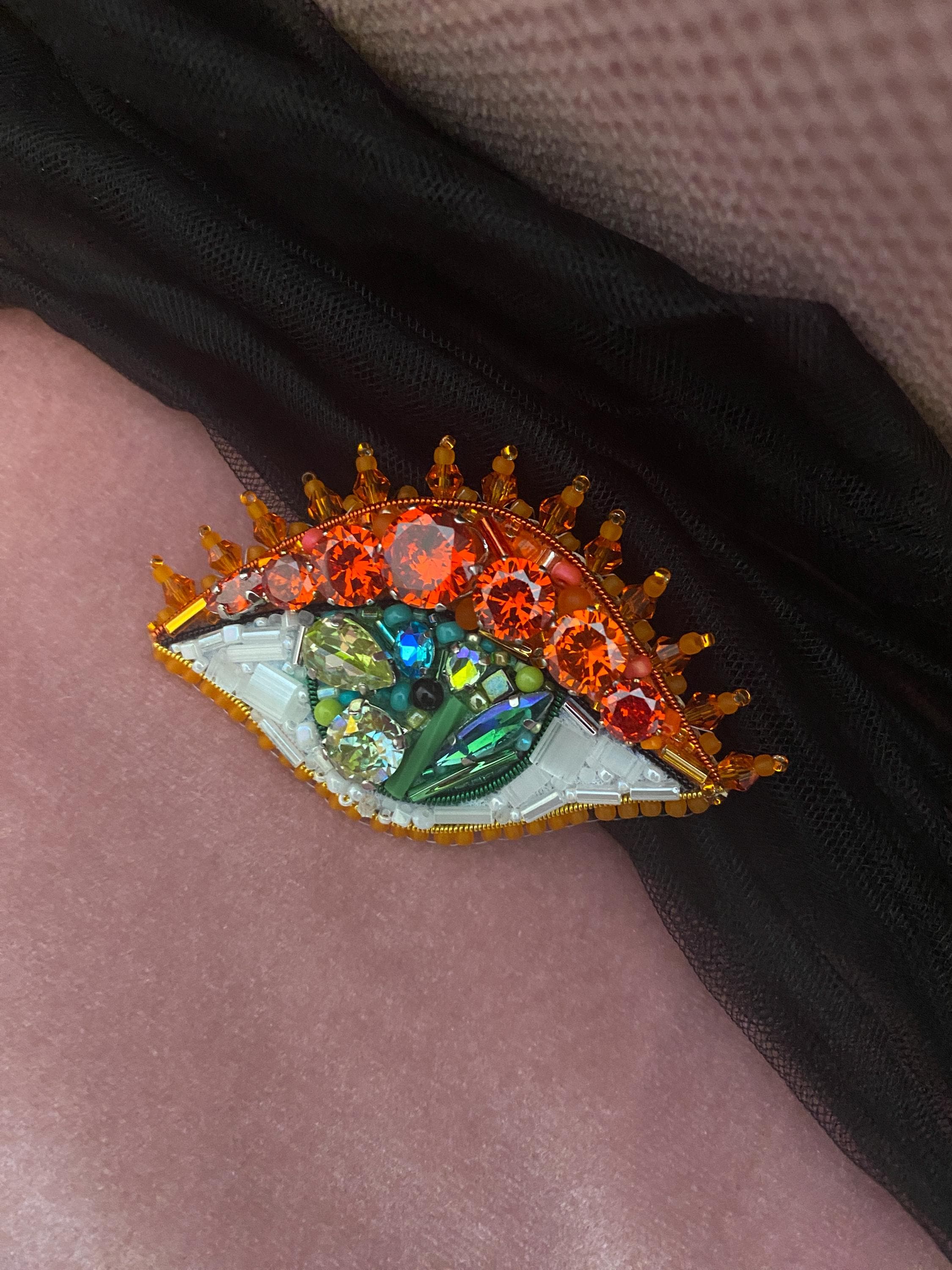 Handgemachte Swarovski Kristall Evil Eye Brosche: Bunte Perlen-Anstecknadel