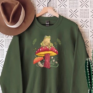 Frog Mushroom Sweatshirt Cottagecore Sweater Fall Sweatshirt Mushroom Hoodie Goblincore Clothing Frog and Toad Top Alt Clothing Frog Lover